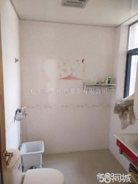 现代商贸城3房急售,飞机户型双卫,有钥匙送家具家电