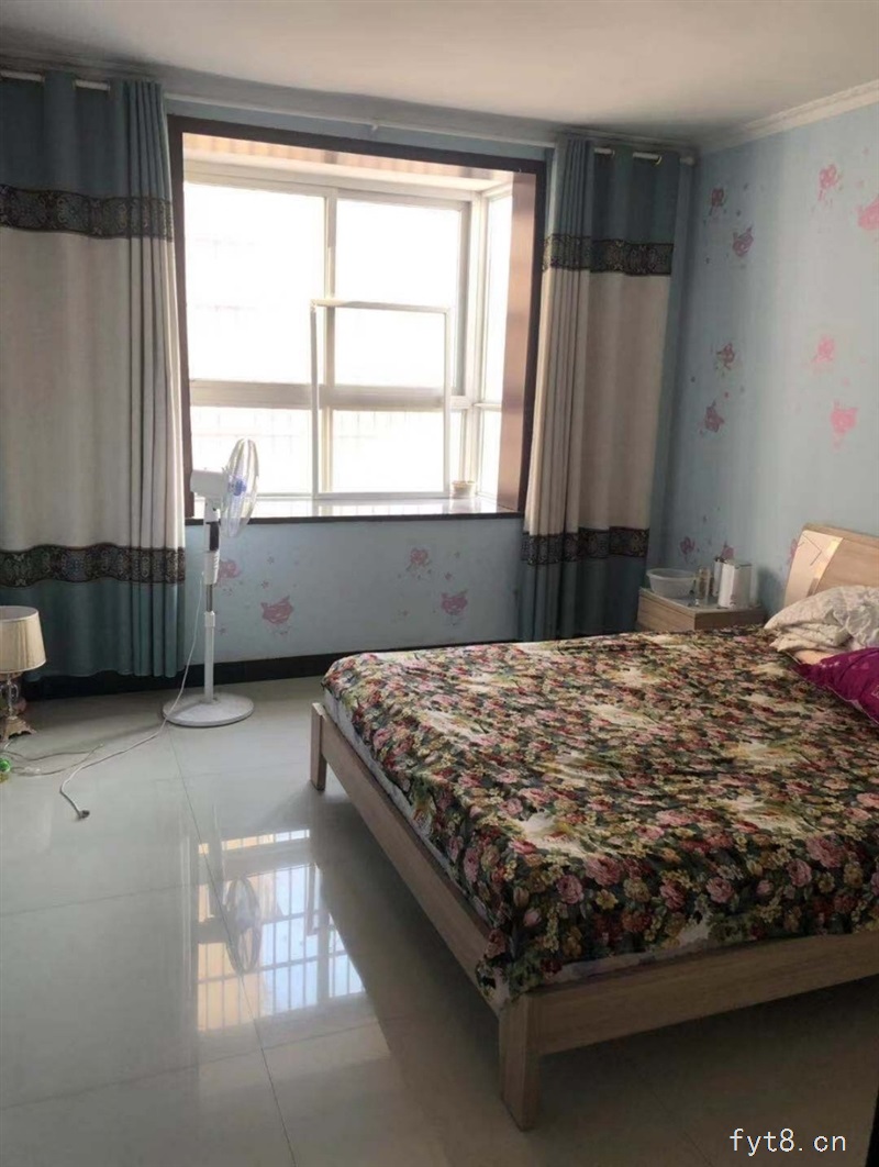 教委附近3室2厅1卫55万元